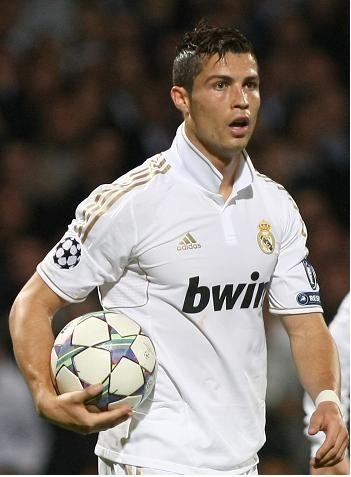 4-3！欧洲最神奇球队诞生：开局5轮0胜进降级区！如今升至第3争冠（4-3！欧洲奇迹之师崛起：开季5轮不胜陷降级区，如今跃居第3冲冠）