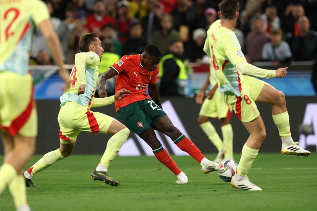 哀悼，切尔西功勋后卫马文-欣顿去世，享年85岁（切尔西名宿后卫马文-欣顿离世，享年85岁）