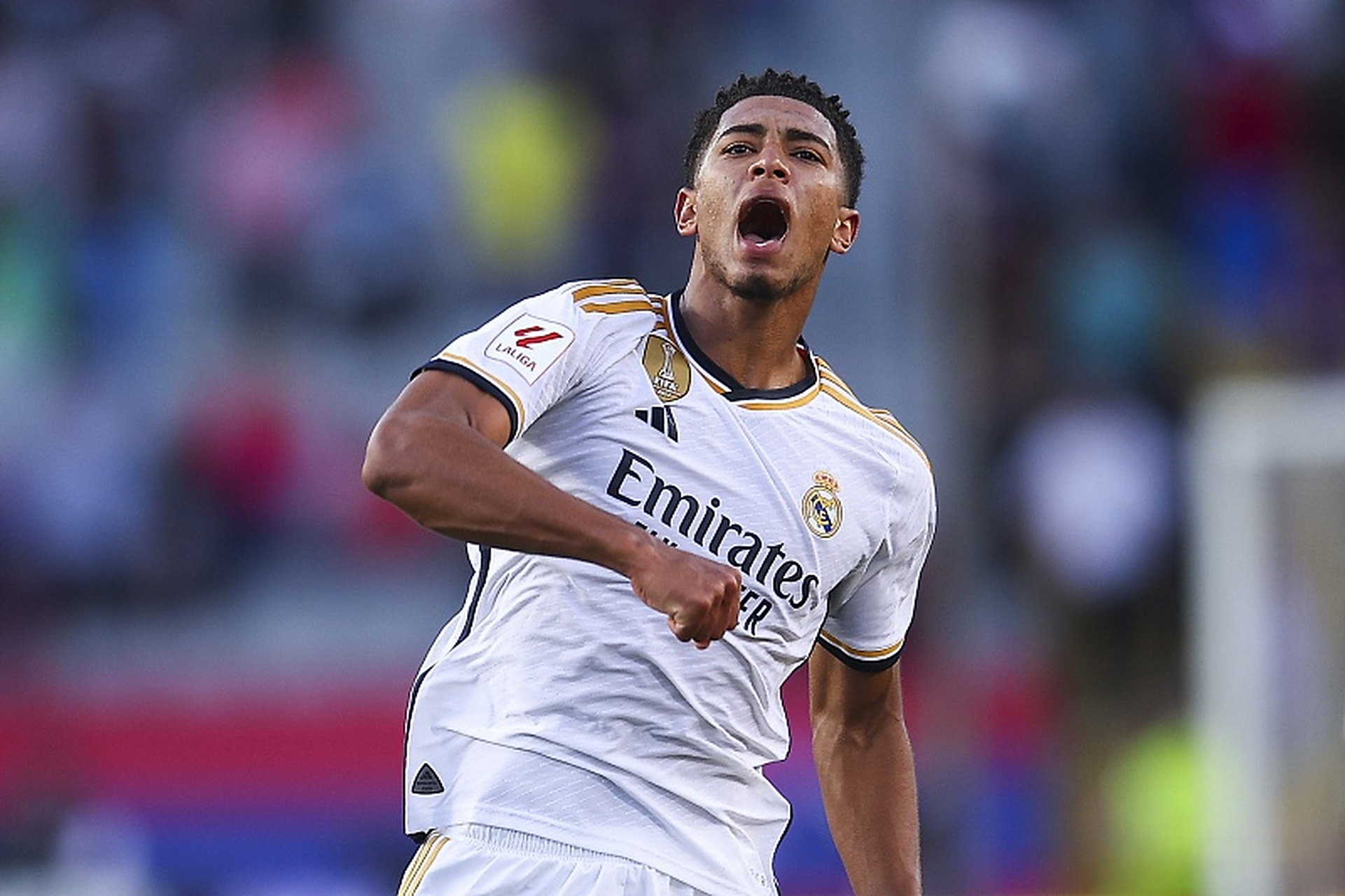 重磅！皇马遭遇重创！阿诺德伤缺两月将错过15场比赛，欧冠生死战告急（噩耗！皇马遭遇重击：阿诺德伤停两月恐缺15战，欧冠生死战告急）