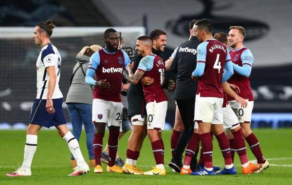 世界杯再添超级黑马晋级（世界杯再现超级黑马突围晋级）