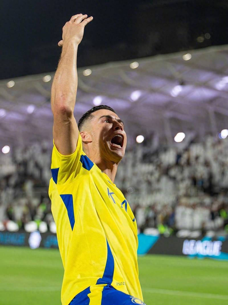 9次扑救力保零封，弗莱肯当选曼城vs勒沃库森全场最佳（狂揽9次扑救零封，弗莱肯加冕曼城对勒沃库森全场最佳）