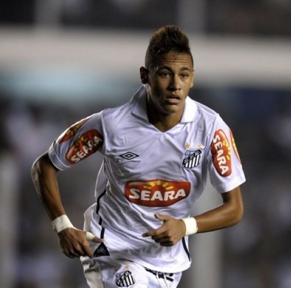 马里主帅：感谢FIFA，我的两名球员受伤了，将缺席一段时间（马里主帅致谢FIFA：两名球员受伤将缺阵一段时间）